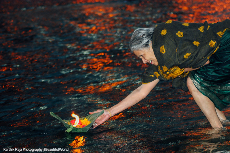 A silent prayer, Ganges, Har-ki-pauri, Haridwar, India