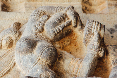 Hall of 100 pillars - Dancer and a mirror, Varadaraja Perumal Te