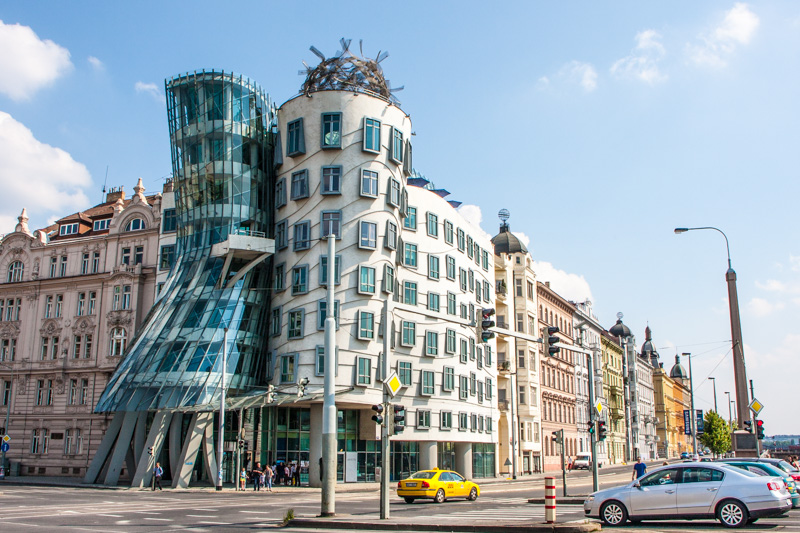 Dancing House,  Vlado Milunić in cooperation with Canadian-Amer